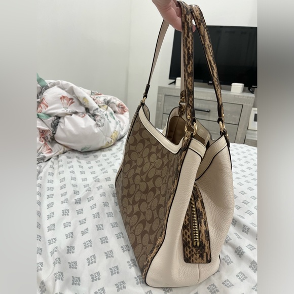 Coach shoulder bag 👜 - Picture 3 of 9